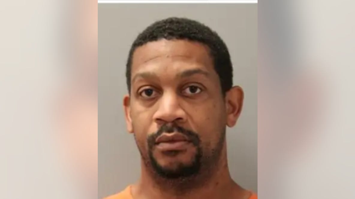 Potential victims of former Harris County sheriff's deputy asked to report to FBI