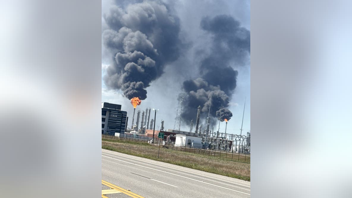 Flaring seen at INEOS Chocolate Bayou plant in Alvin