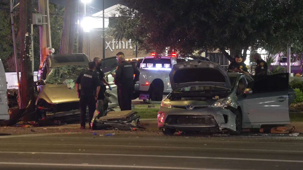 Driver killed in Mid West crash after hitting multiple cars, 3 others injured