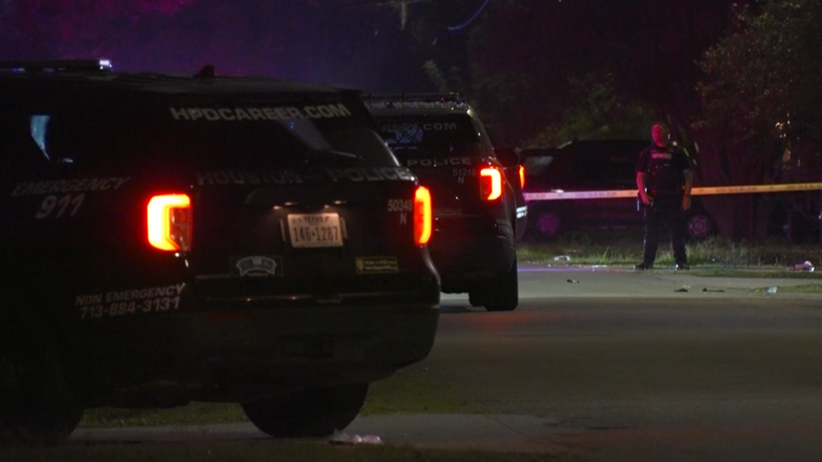 Man suffering stab wound allegedly stole vehicle at knifepoint in Houston's Northside