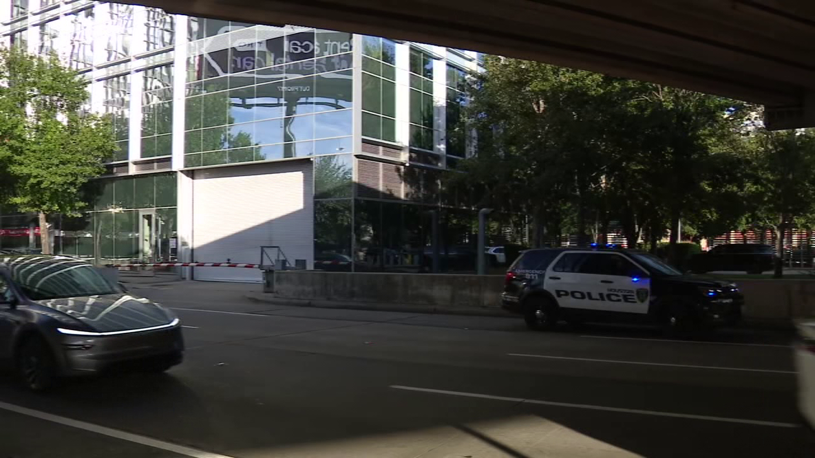 Suspicious envelope sent to Ted Cruz's office at Mickey Leland Federal Building, Cruz responds to incident