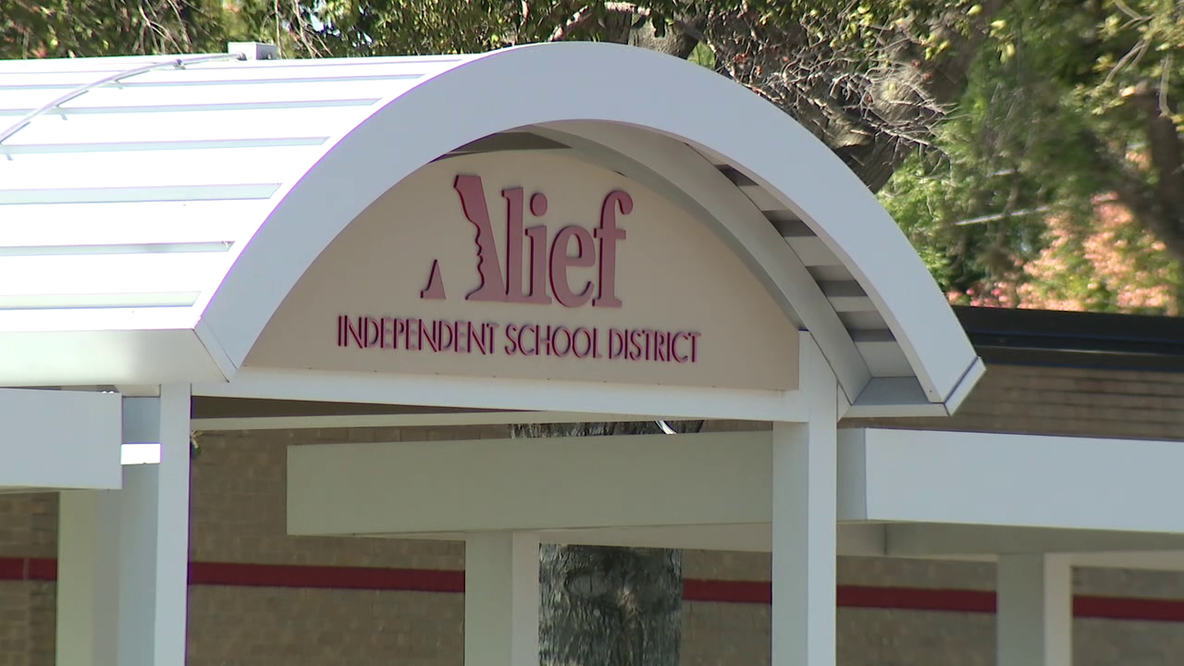 Alief ISD weighs school closures, rezoning as enrollment declines 21%