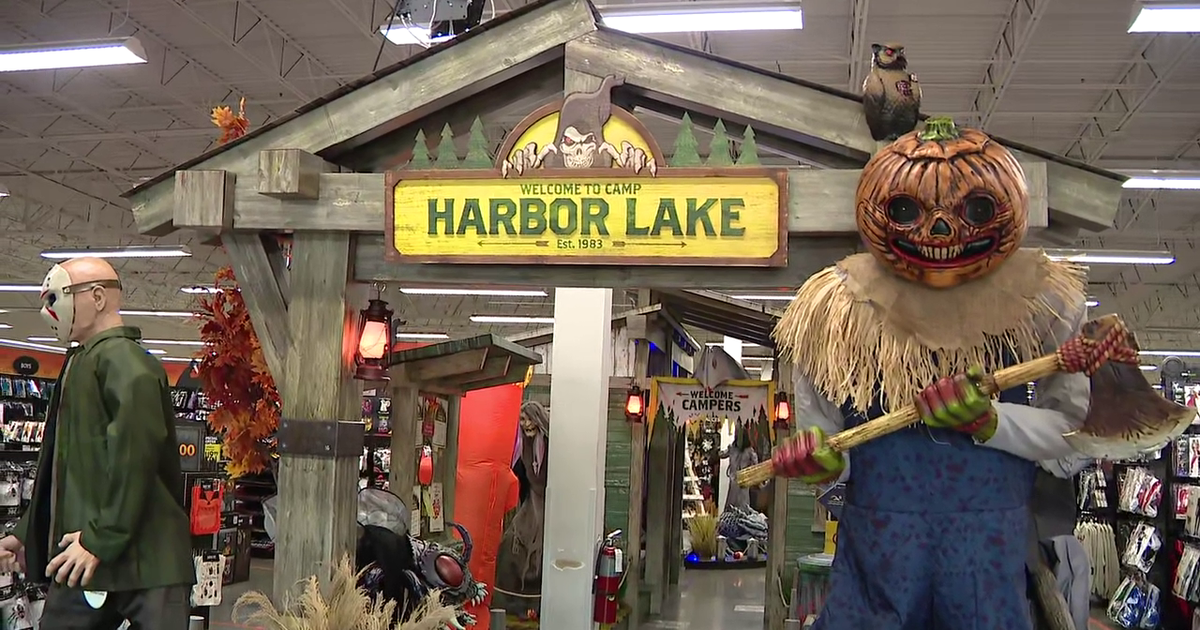Inside the Halloween Rush at Pasadena’s Spirit Halloween | FOX 26 Houston