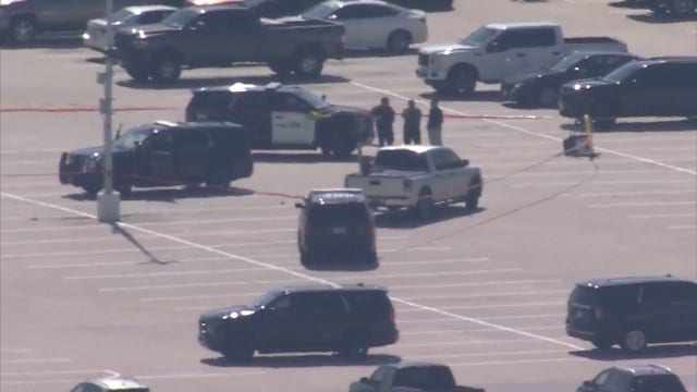 Humble police shoot man in FM 1960, Townsen parking lot