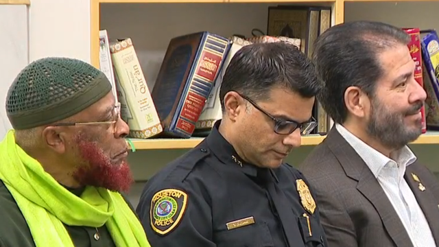 Houston mosque honors law enforcement, calls for stronger community ties