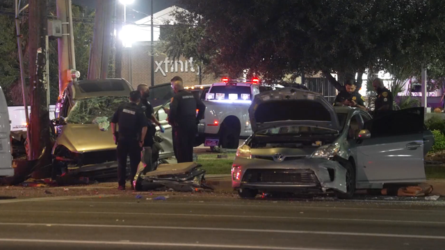 Driver killed in Mid West crash after hitting multiple cars, 3 others injured