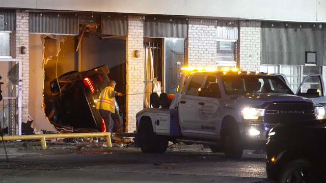 2 injured after stolen car crashes into southeast Houston store, catches fire
