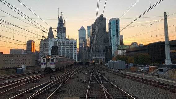 Hundreds of SEPTA passengers stranded due to electrical issue