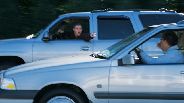 'Let me merge': LED message board for cars lets you communicate with surrounding drivers