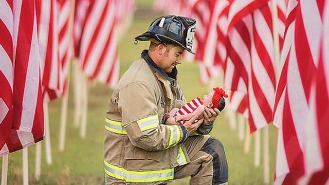 North Carolina firefighter honors newborn daughter, fallen heroes in touching Memorial Day photo shoot