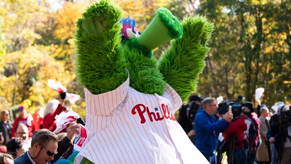 Phillies snap 7-game losing skid with 13-7 win over Mets