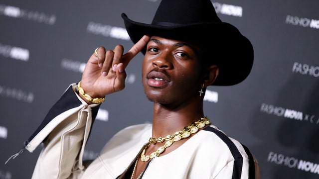 'Old Town Road' rapper, Lil Nas X, comes out on last day of Pride Month
