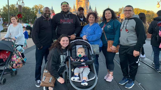 14-year-old boy bakes and sells 3,500 cupcakes, makes $5K to take whole family to Disney World