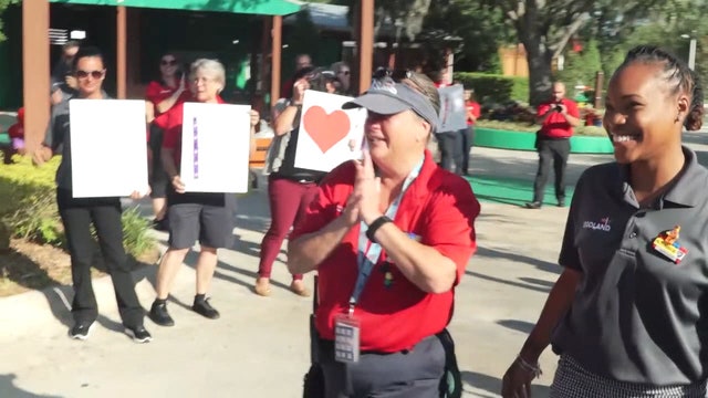Florida woman steps in when veteran can't pay his grocery bill