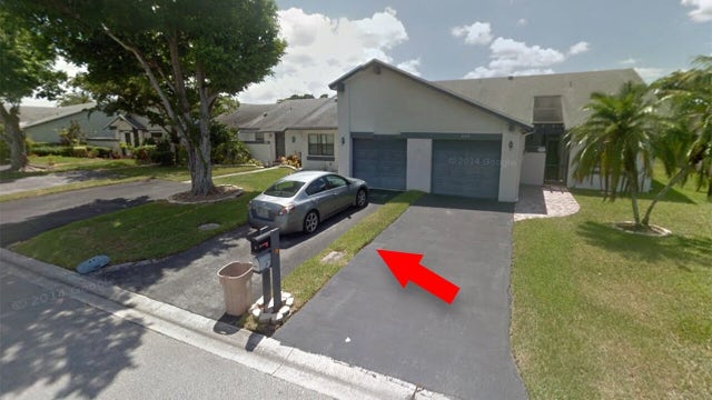 Man says Florida villa he bought at government auction turned out to be foot-wide piece of land