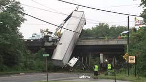 3 vehicle crash sends tractor-trailer off side of I-295 overpass; 2 hurt