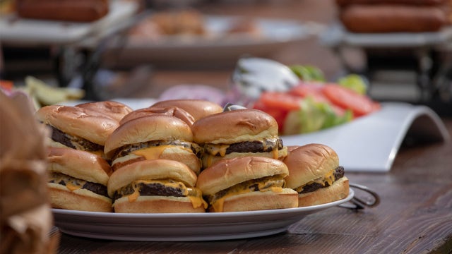 Recall issued for hot dog, hamburger buns sold at Walmart