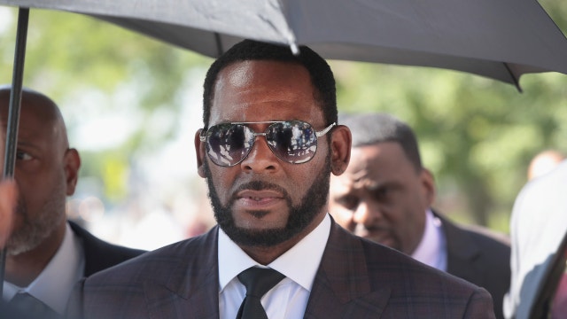 R. Kelly arrested in Chicago on federal sex trafficking charges, reports say