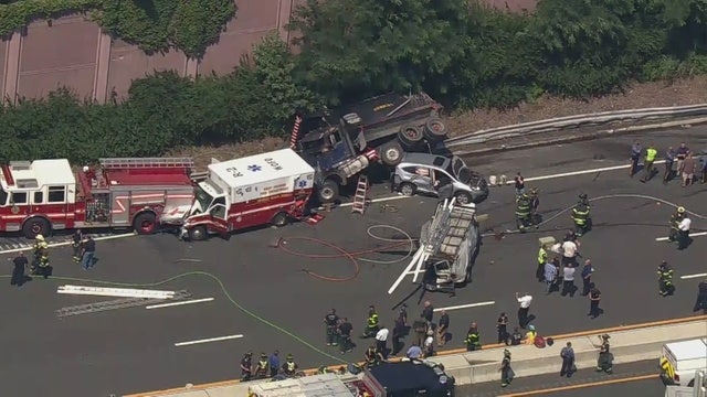 Dump truck hits, injures 2 state troopers in NJ crash