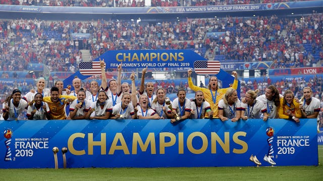 Senator introduces bill to withhold 2026 World Cup funds until USWNT paid equally to men's team
