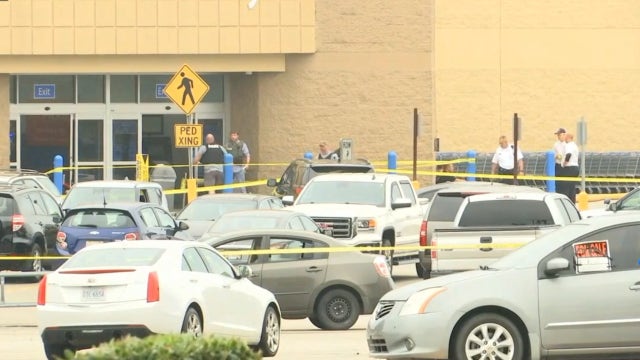 2 dead, 2 injured in shooting at Walmart in Mississippi