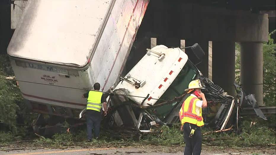 3 Vehicle Crash Sends Tractor-trailer Off Side Of I-295 Overpass; 2 Hurt