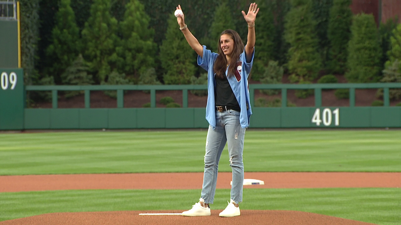 Watch Carli Lloyd Kick A 55-Yard Field Goal At An NFL Practice