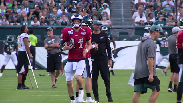 Excited fans turn out for Eagles open practice at the Linc