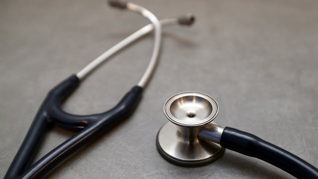 Florida nurses: Clinic warns only speak English or be fired