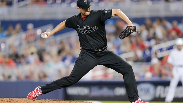 Starlin Castro helps Marlins rally past Phillies 3-2