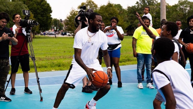 Meek Mill unveils renovated basketball court in North Philadelphia