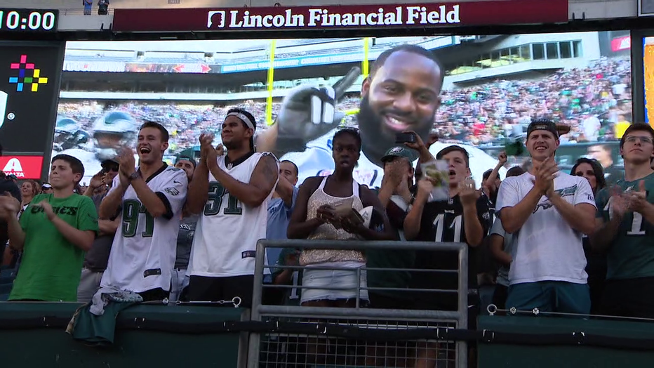 Excited fans happy to see Eagles at open practice