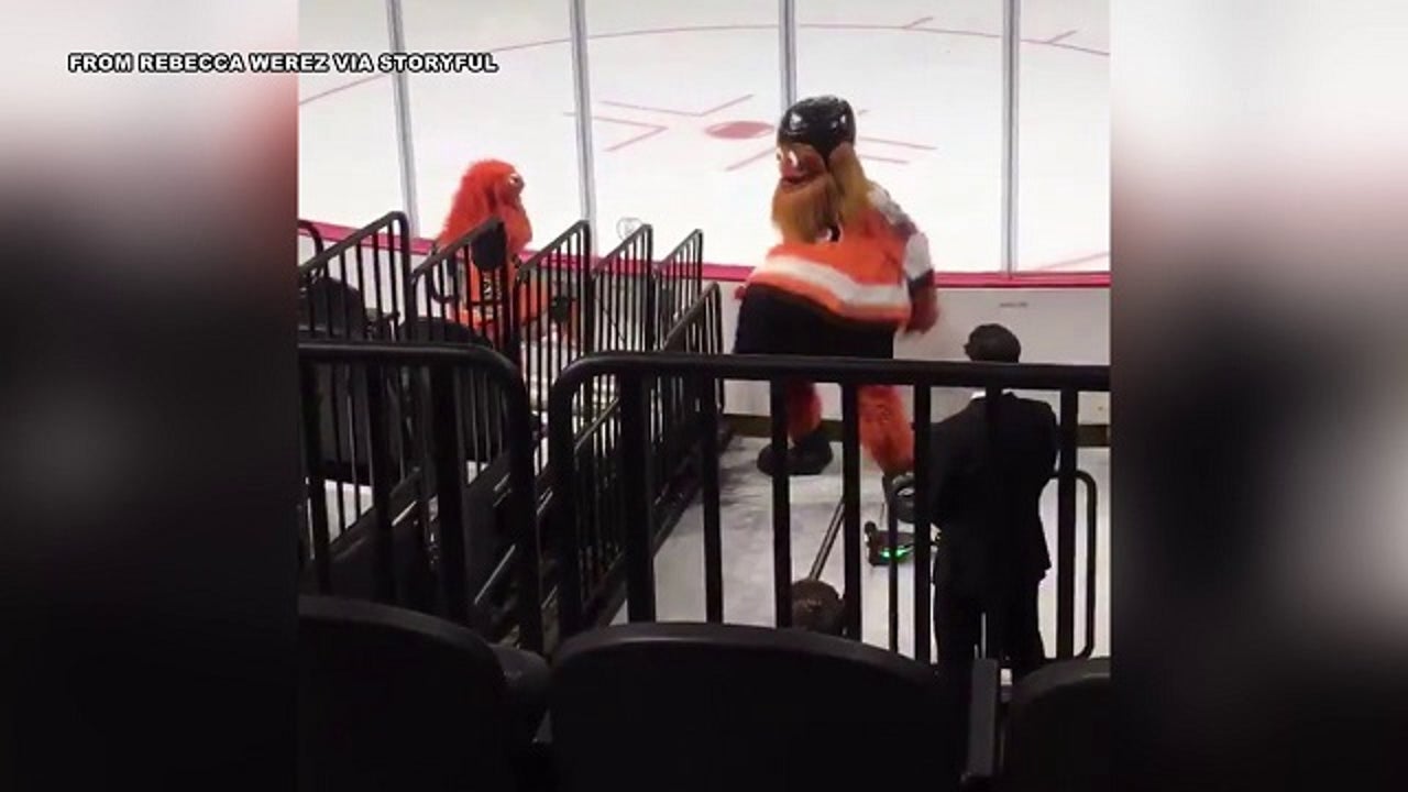 8-year-old dressed as Flyers mascot shares adorable dance with the actual  Gritty - ABC News