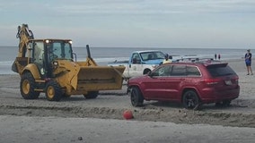 Owners of Jeep left on beach amid Dorian raising money for Bahamas disaster relief instead of new car