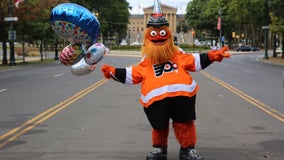 Gritty celebrates 1st birthday with parade through Philadelphia