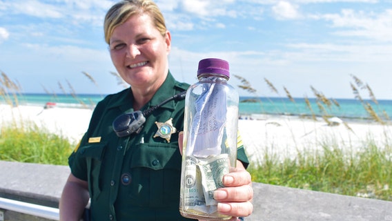 Bottle with man's ashes resumes journey in Gulf of Mexico