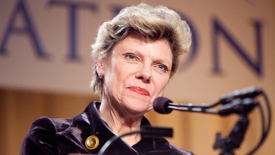 Cokie Roberts, longtime political journalist, dies at 75