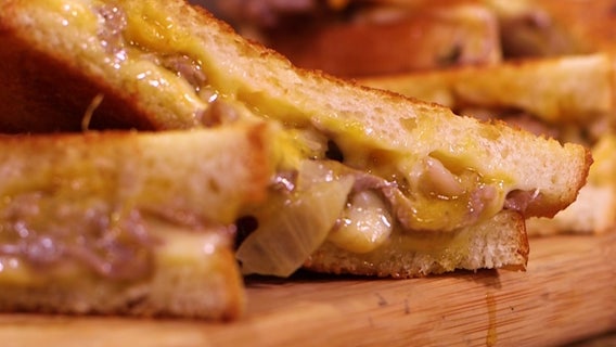 Recipe: Cheesesteak grilled cheese