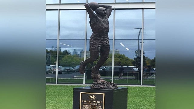 76ers unveil statue honoring Charles Barkley