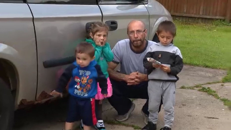 wjbk_shelter-wont-take-dad-and-kids_090419_1567636016290.JPG_7638607_ver1.0_640_360.jpg