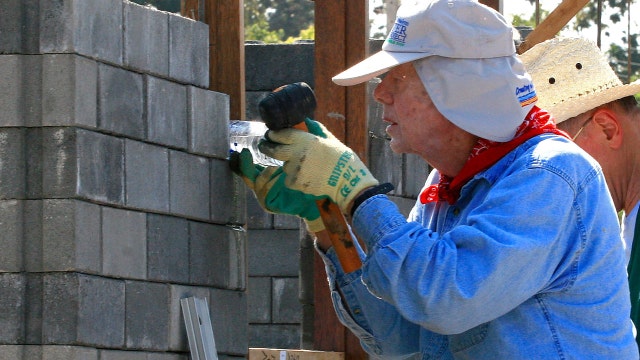 Jimmy Carter builds Habitat for Humanity home in Tennessee despite black eye, stitches from fall