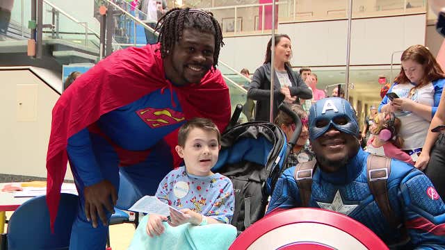 Philadelphia Eagles rookie class brings Halloween to patients at CHOP