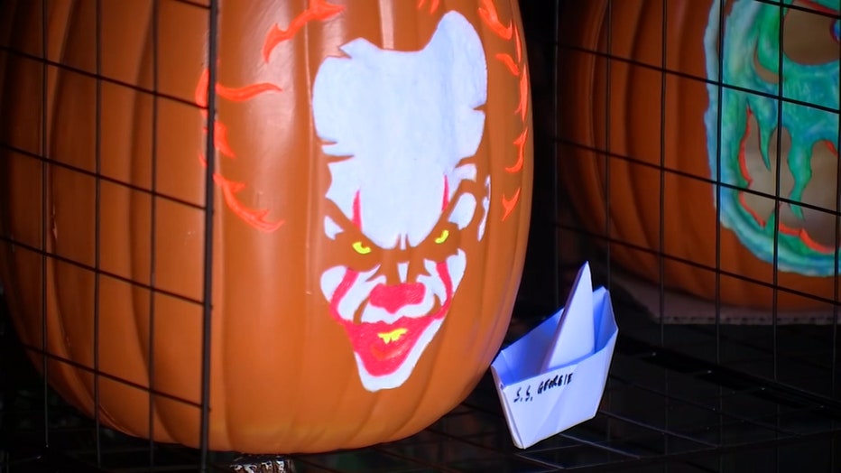 MAN_DISPLAYS_PUMPKIN_CARVING_SKILLS__DREW_REEVES_PKG___ORPUMPKINCARVER.mp4_.00_00_57_34.Still006.jpg