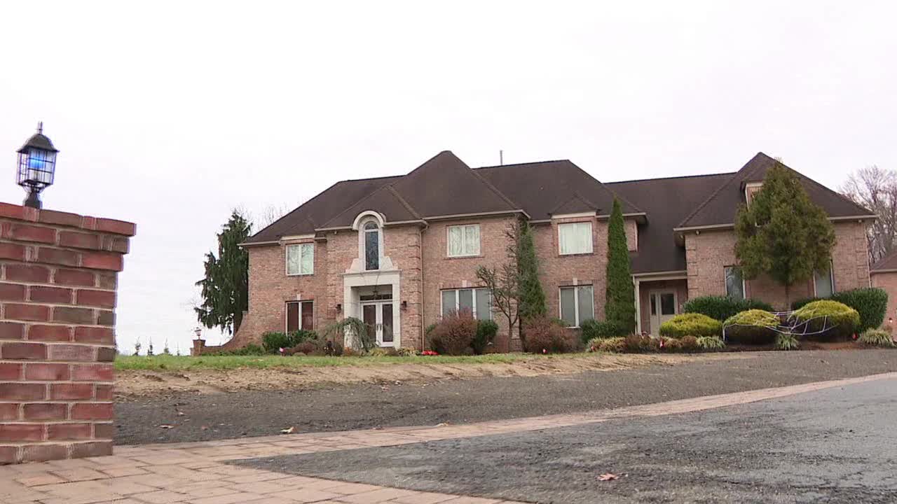 FBI raids millionaire r's Swedesboro home, seizes belongings