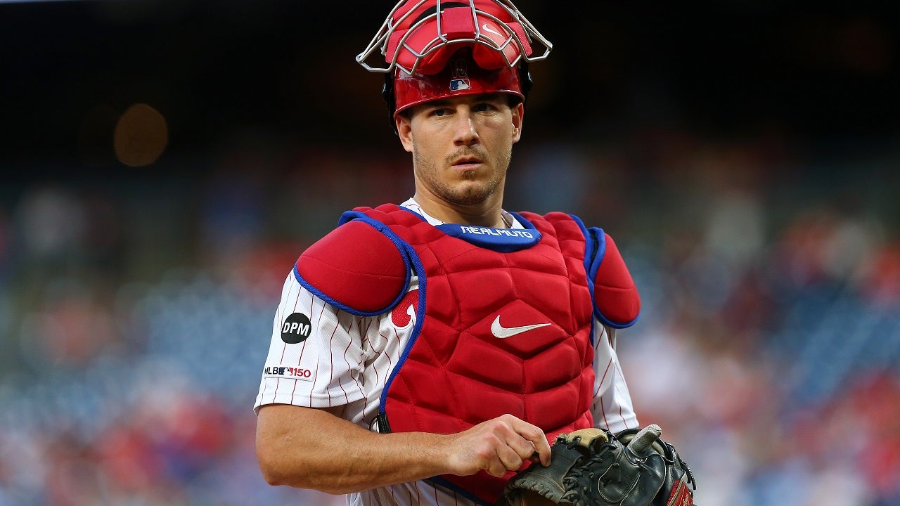 Philadelphia Phillies on X: Congratulations to J.T. Realmuto on being  named a 2022 Gold Glove Award finalist!  / X