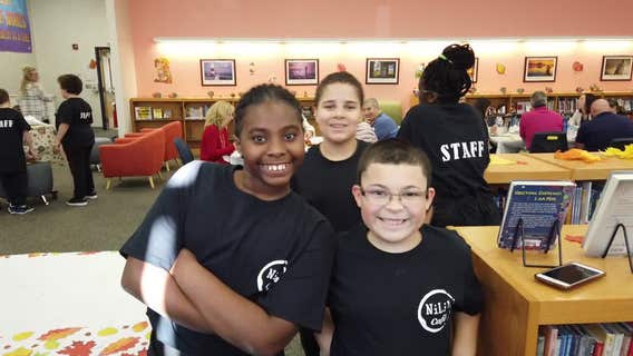 Elementary students learn life skills at Thanksgiving Cafe