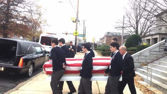 Dozens of people attend funeral for Air Force veteran with no family