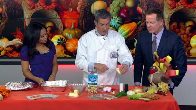 Bob Kelly shares family's traditional stuffing recipe for Thanksgiving