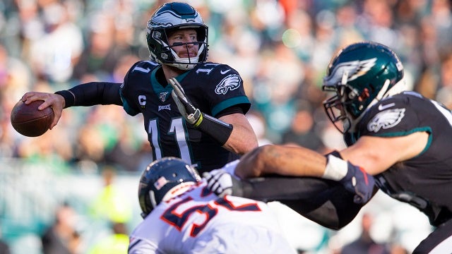 Wentz, Howard lead Eagles past Bears 22-14