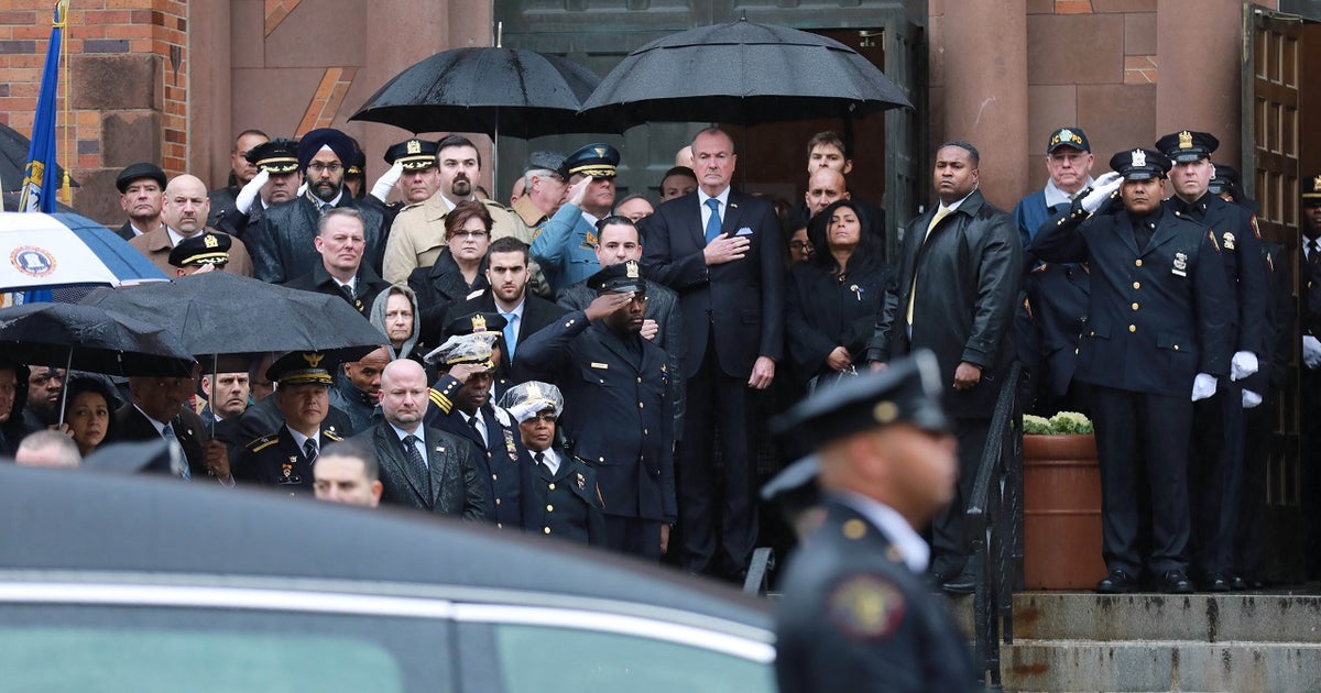 Thousands honor slain Jersey City detective at funeral | FOX 29